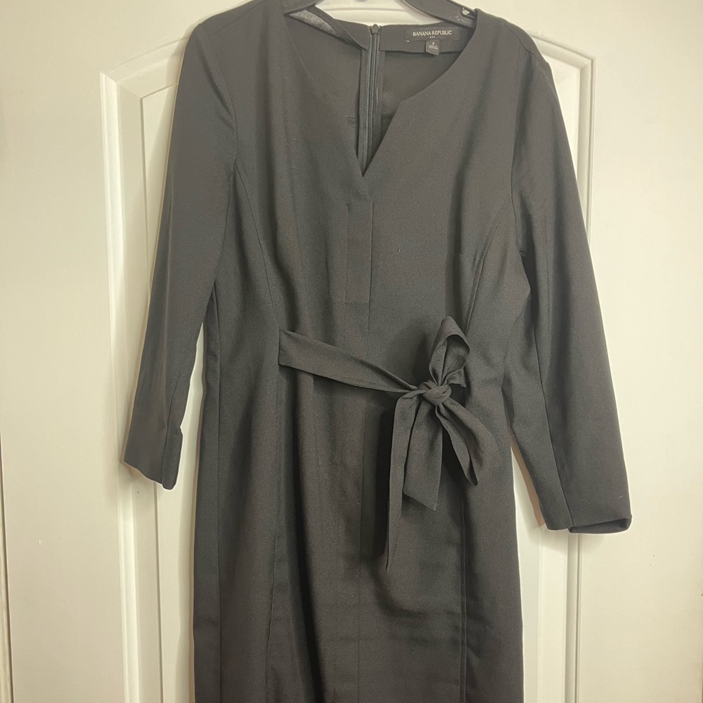 Size 4 black Banana Republic
